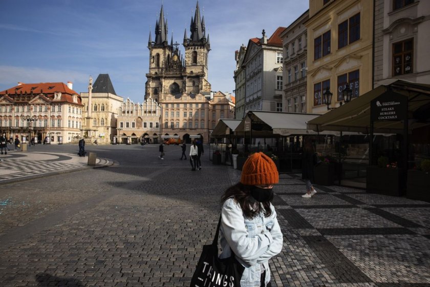 Чехия облекчава противоепидемичните мерки