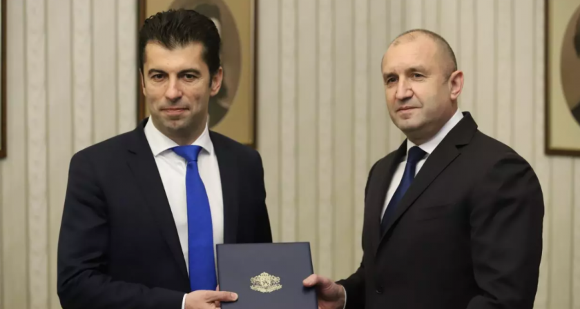 Разкол по две линии настъпи за броени часове в левите