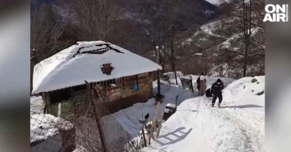 След 7 часа операция: Свалиха болния пенсионер от село Сажденик
