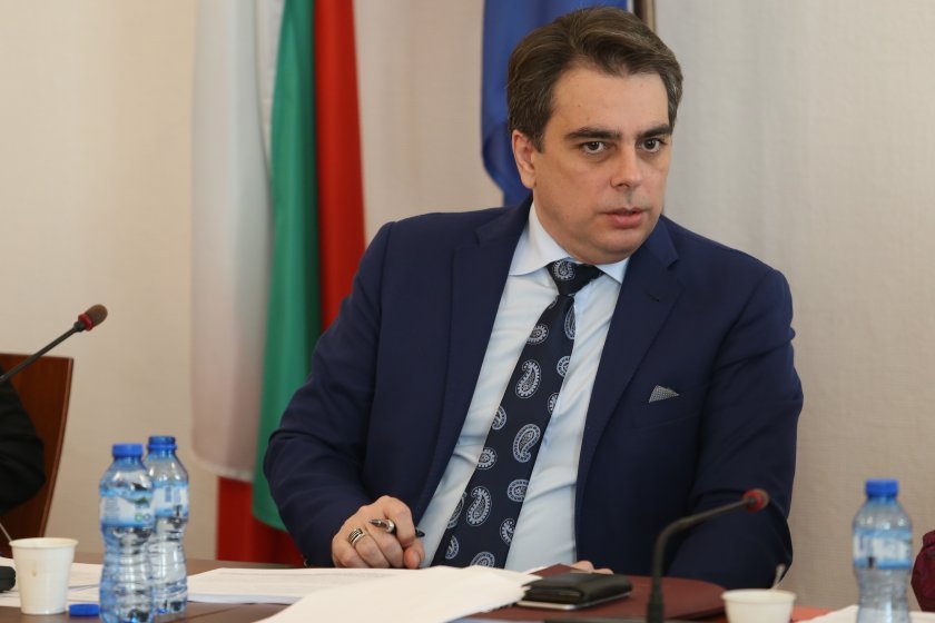 Вицепремиерът Асен Василев даде да се разбере, че държи на