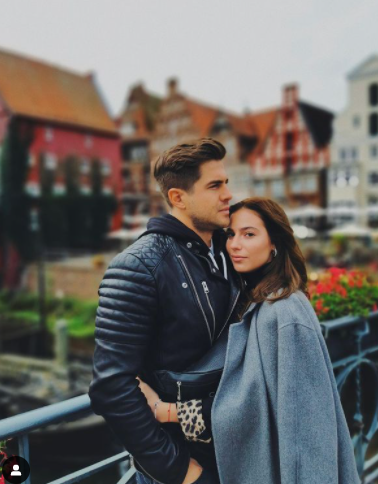 Гаджето на Иво Аръков къта в пазвата си цял 1