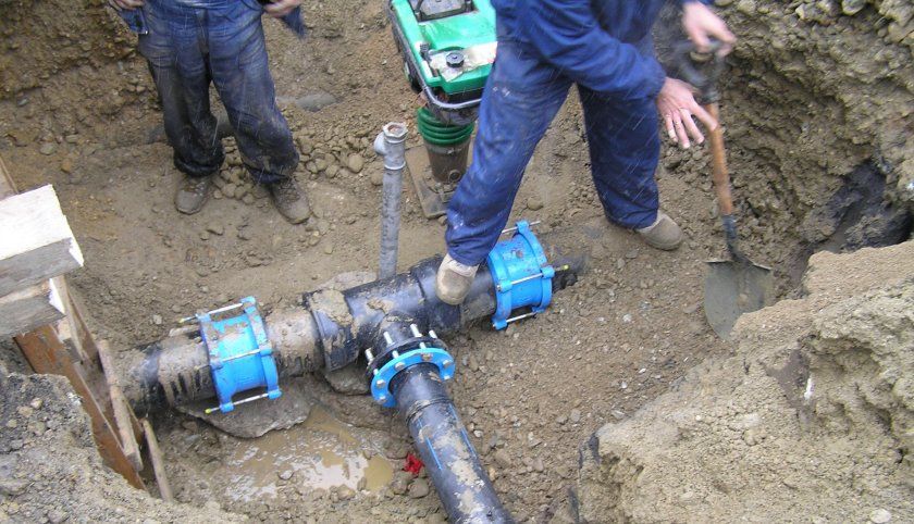 Половин Перник без вода утре заради ремонти