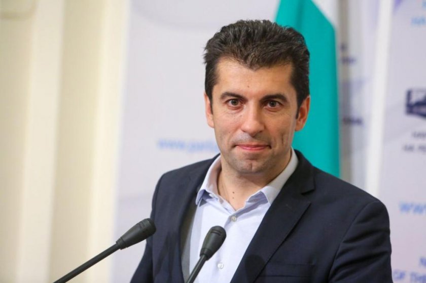 Кирил Петков заминава за Сърбия