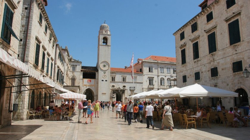 Правителството на Хърватия предлага по 200 000 куни (26 500