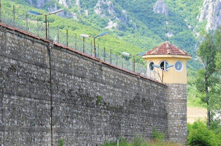 Мъж намери смъртта си във врачанския затвор 