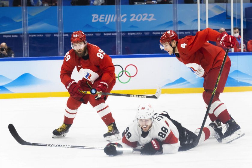 Рутинно: Руснаците стартираха защитата на титлата си в хокея