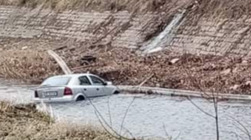 Трагедия в Перник: Автомобил падна в Струма, шофьорът загина