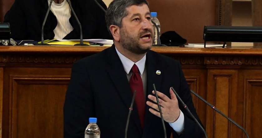 „Да, България“ намали броя на членовете на оперативното си ръководство