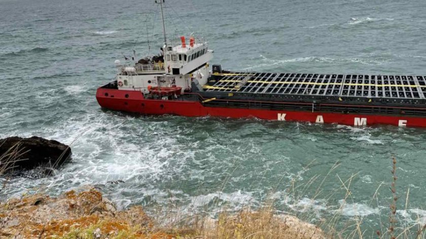 Три години затвор условно получи капитанът на товарния кораб „Вера