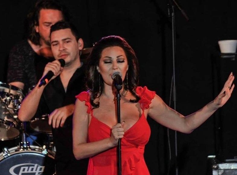 Наложеният от здравните власти вечерен час до 22 ч. на