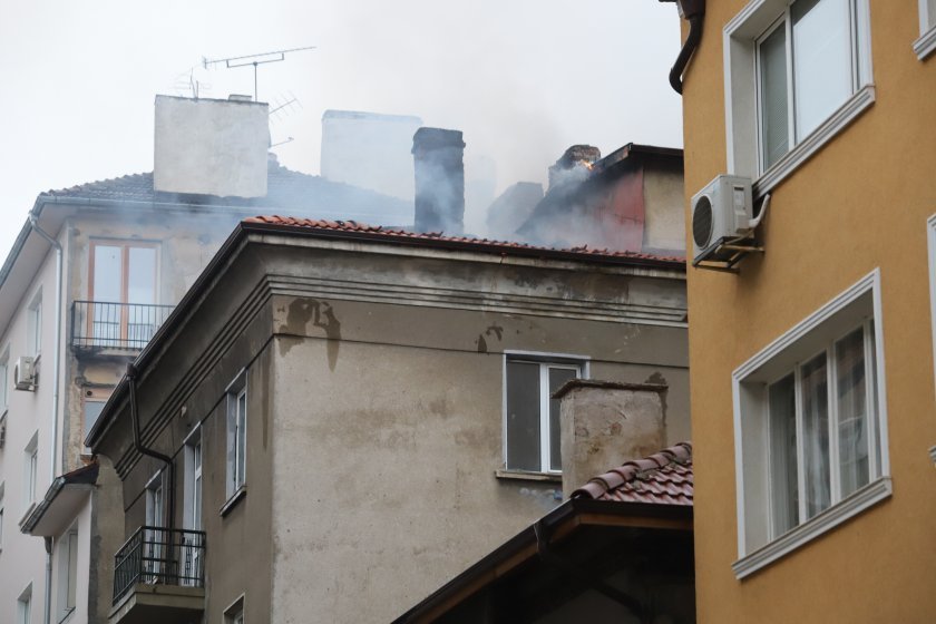 Пожар взе две жертви рано тази сутрин в столицата, друг