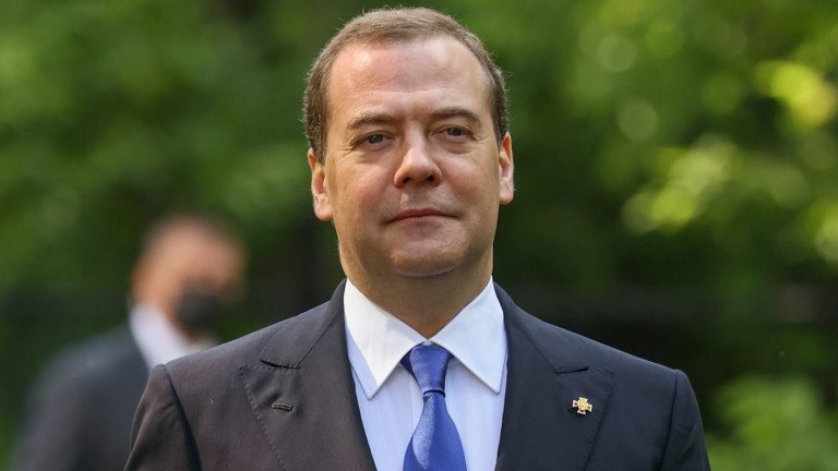 Бившият президент и премиер на Русия Дмитрий Медведев предупреди европейците,