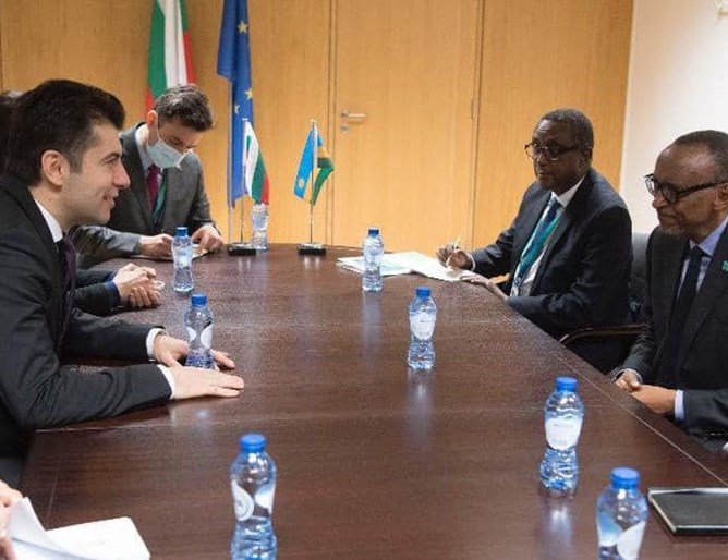 Гаф ли е, че Кирил Петков се срещна с президента на Руанда?