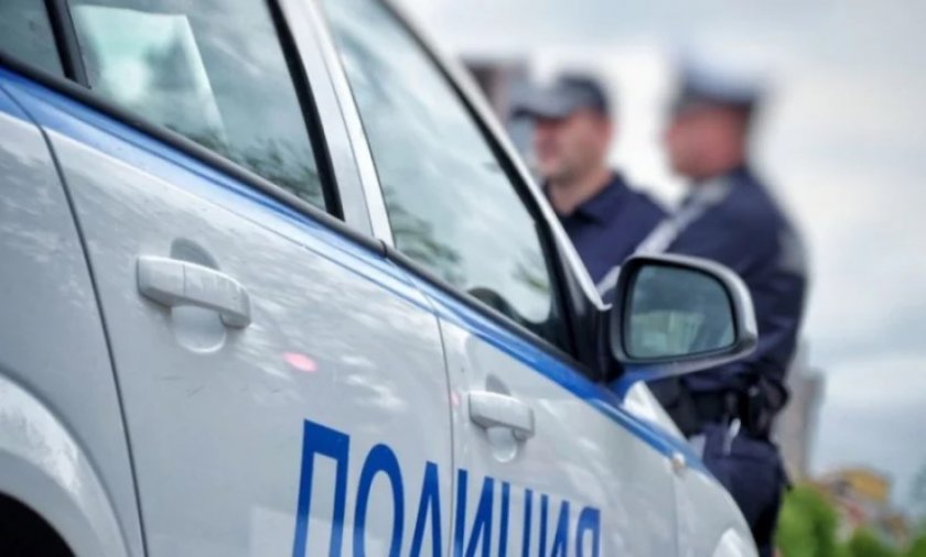 Полицай нападна с палка и карате две жени в Пловдив
