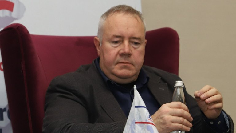 Харалан Александров: Травмираните хора обичат диктаторите