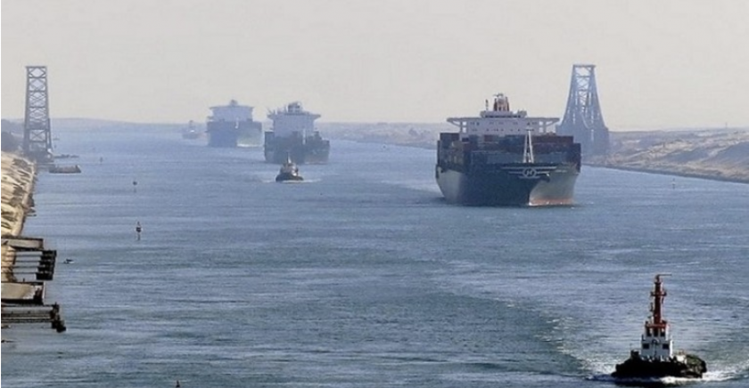Египет вдигна таксите за преминаване през Суецкия канал