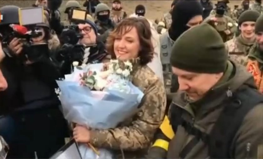 Сватба на фронта: Леся и Валери се венчаха край Киев