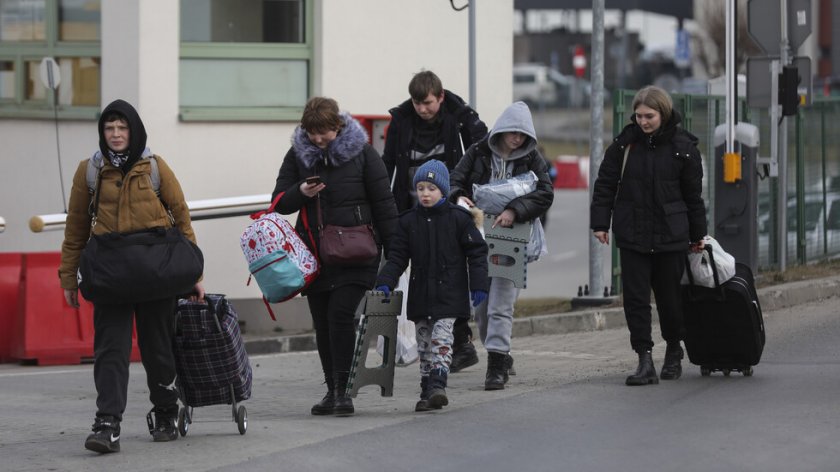 71 украински бежанци са настанени в почивни бази на МО