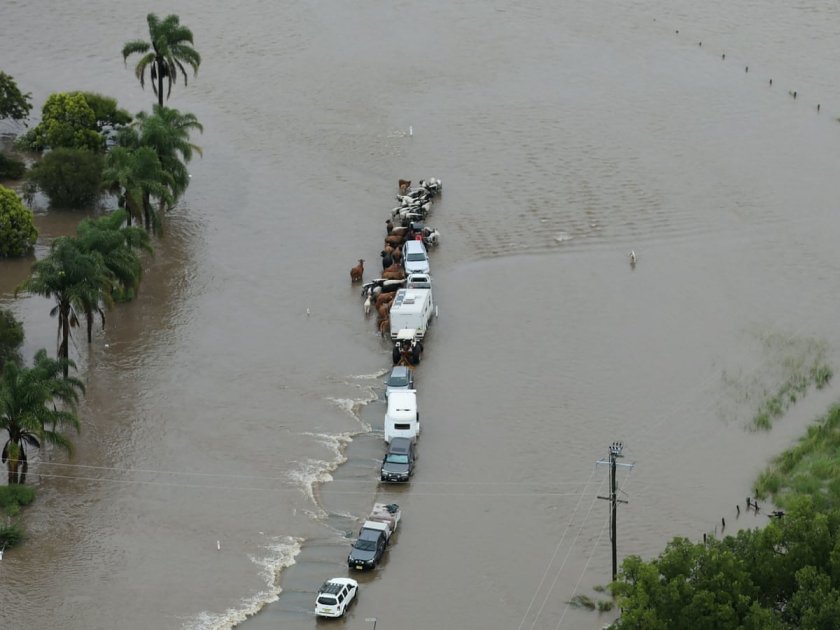12 жертви взеха наводнения в Австралия