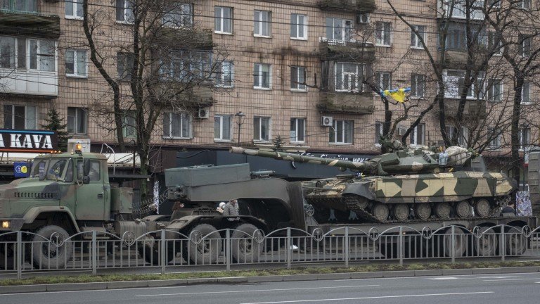 Украйна се надява да започне евакуация на цивилни през хуманитарен