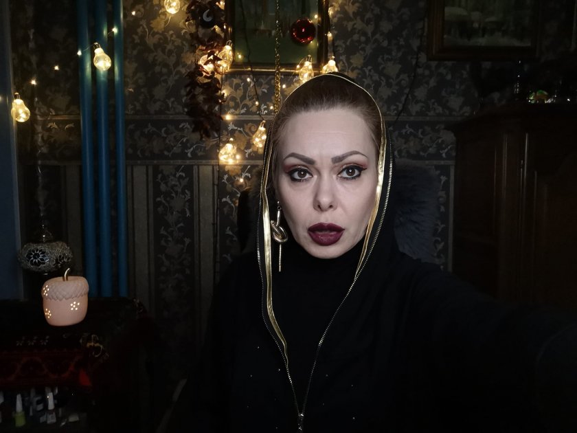 Албена Вулева избухна на стената си във фейсбук, че пито