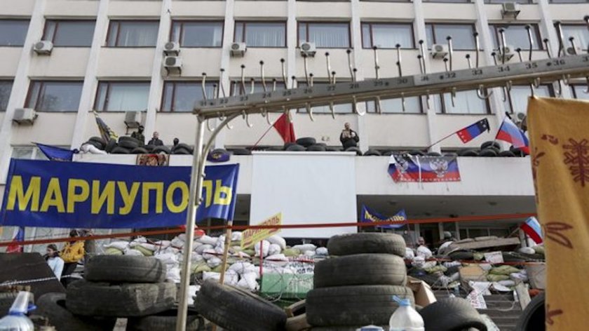 Москва обяви днес примирие в пет украински града, където хората