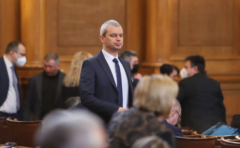 В сградите на Народното събрание вече ще се влиза без