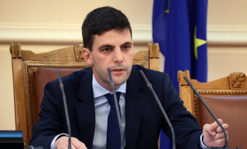 Минчев притеснен - депутат с черен печат ще е с достъп до класифицирана информация
