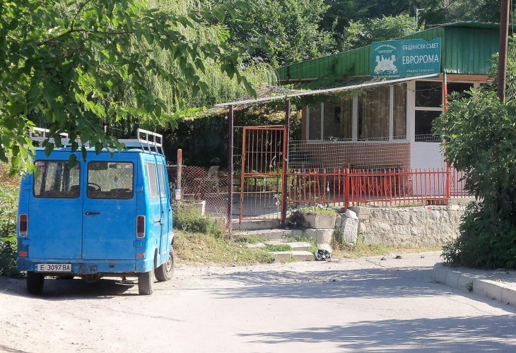 След 10 г: Върнаха за ново разглеждане делото за взрива пред клуб на „Евророма“ в Сандански