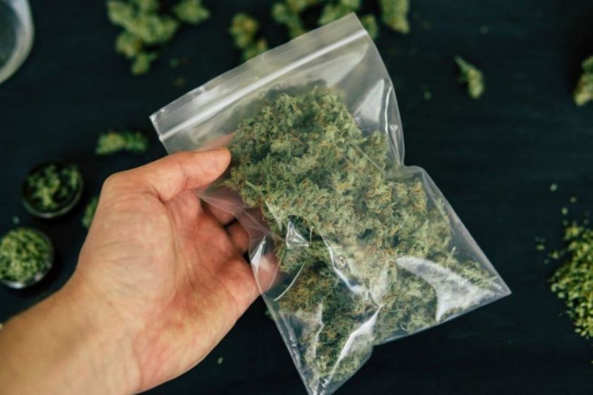 Митничари откриха 18 кг марихуана в куриерска пратка от Италия 
