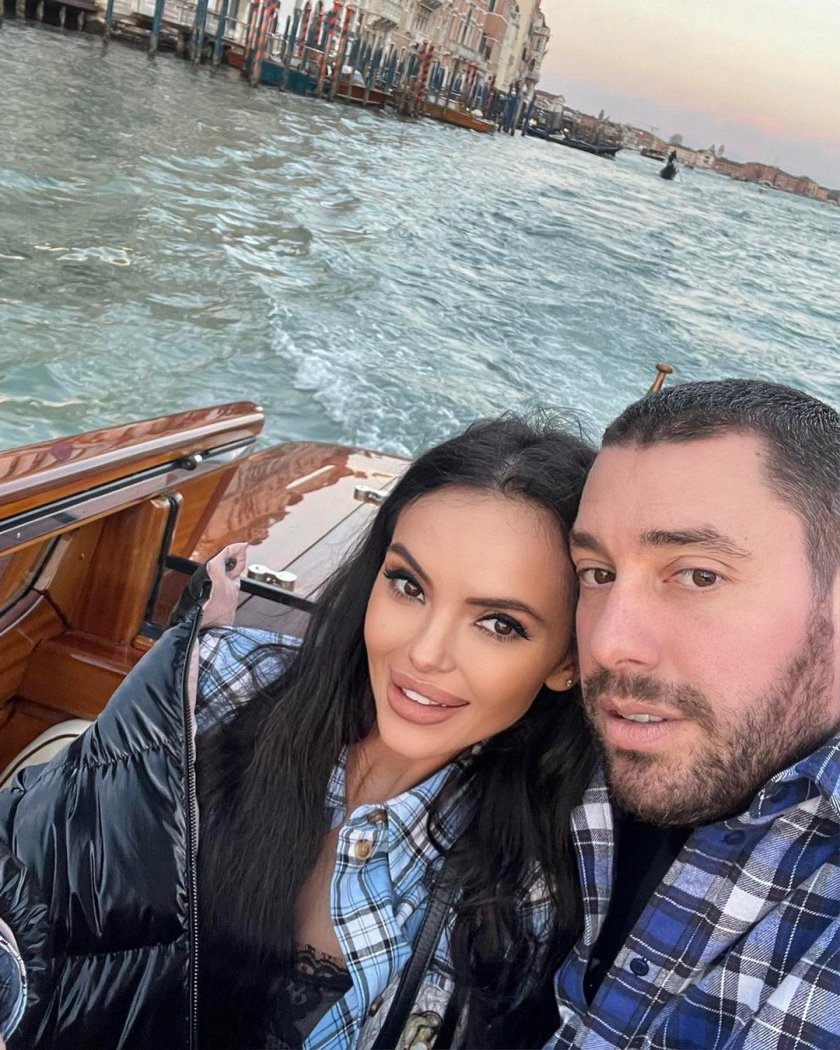 Мария не спира да похапва, похвали се самата тя. Отварачката