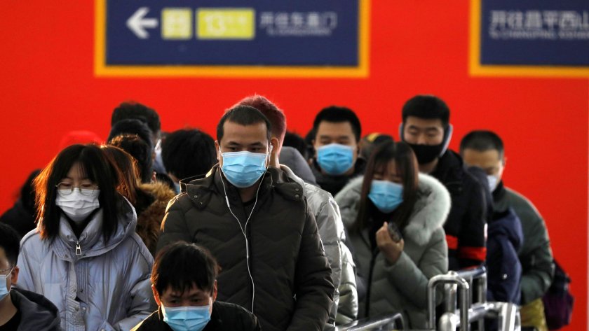 Китай регистрира над 2400 заразени с COVID за денонощие