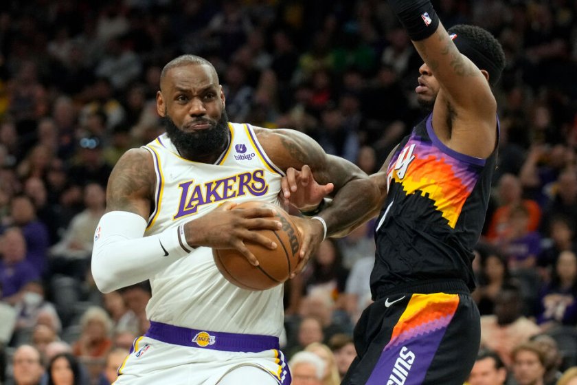 Краля - единственият с 30 000 точки, 10 000 борби и 10 000 асистенции, Дюрант също подобри брадат рекорд