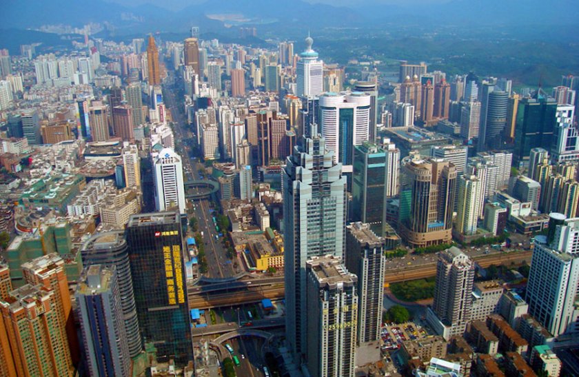 Китай постави под карантина 17-милионен мегаполис
