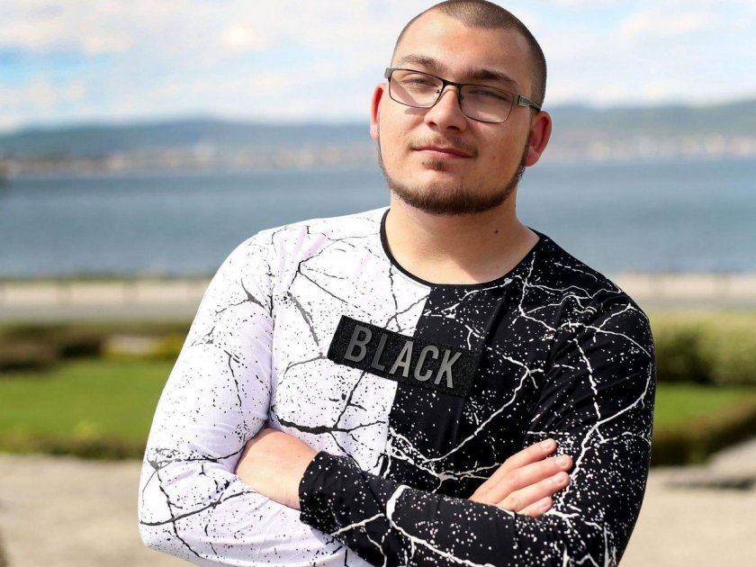 Студентът Кирил, забил нож в главата на колежка, вече с обвинение