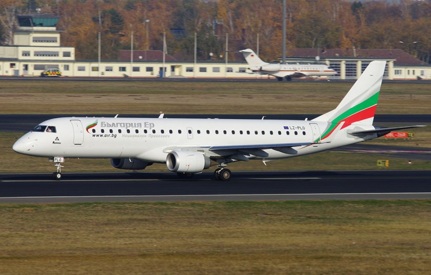Български самолет е кацнал аварийно в Ница днес. Летателната машина
