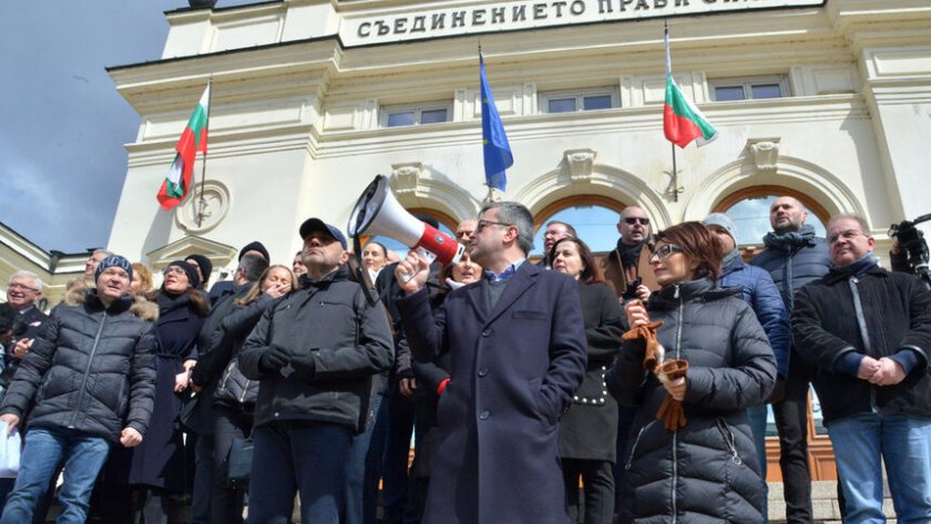 В телевизионно интервю председателят на парламентарната група на ГЕРБ Десислава