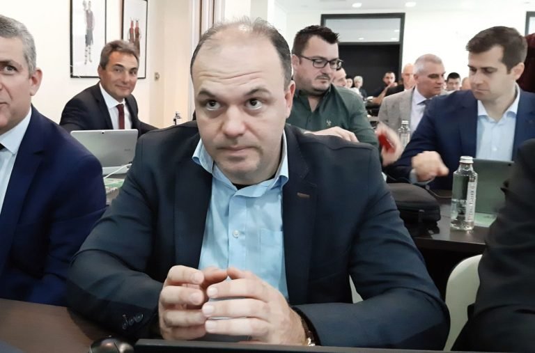 Молят рибарите да не влизат в морето