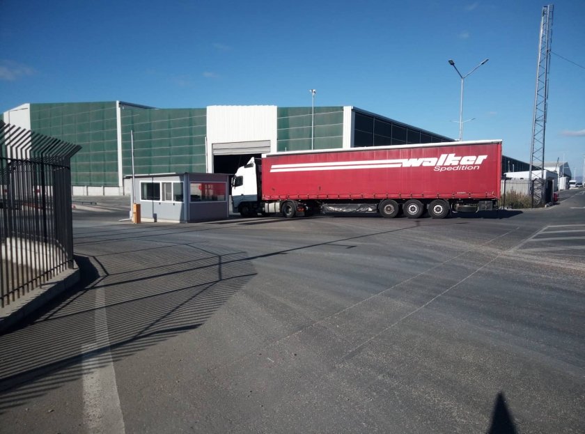 Огромна колона от камиони заплашва да блокира АМ Тракия при
