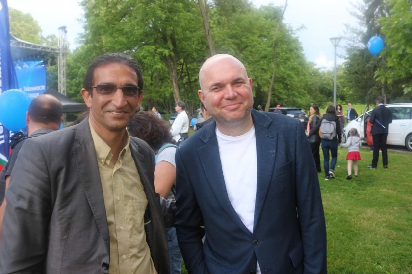 Смятам, че е нужно да чуем гледната точка на г-н