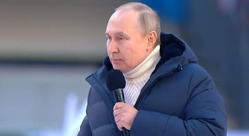 Руският президент, Владимир Путин, излезе на сцената на стадион Лужники,