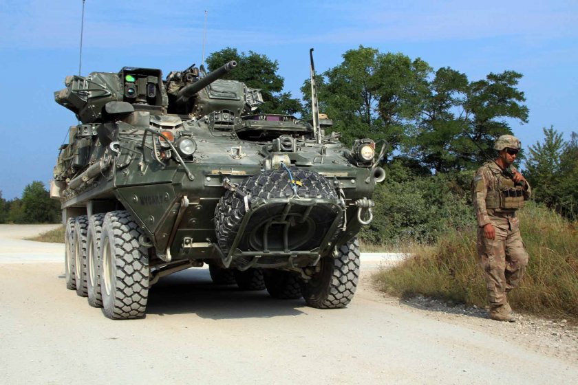 САЩ изпращат в България пехотна рота с бронирани машини „Страйкър“