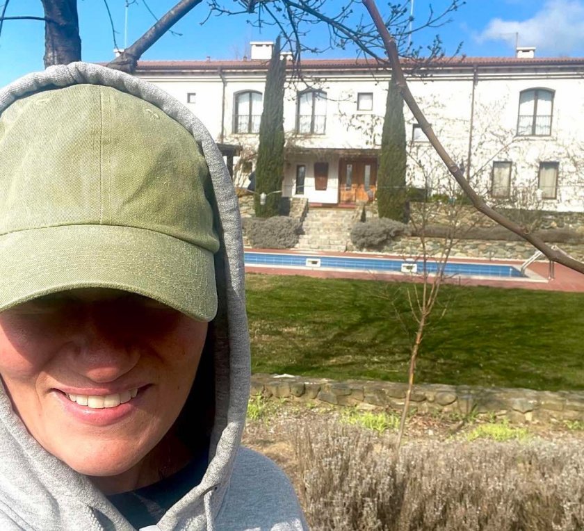 Кризата за читави работници удари и Белослава. Популярната джаз певица