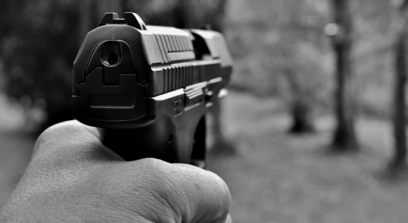 Арестуваха 17-годишен за стрелбата пред Съдебната палата в Пловдив