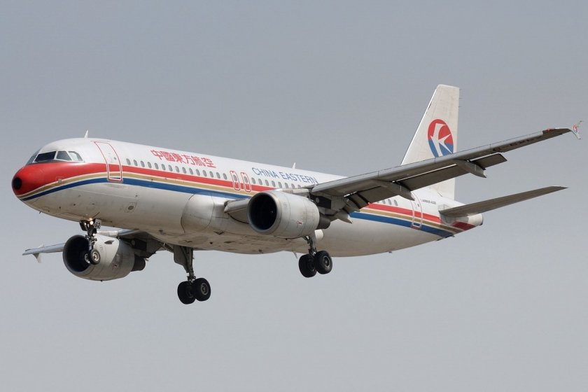 Пътнически самолет се разби в южен Китай. На борда на
