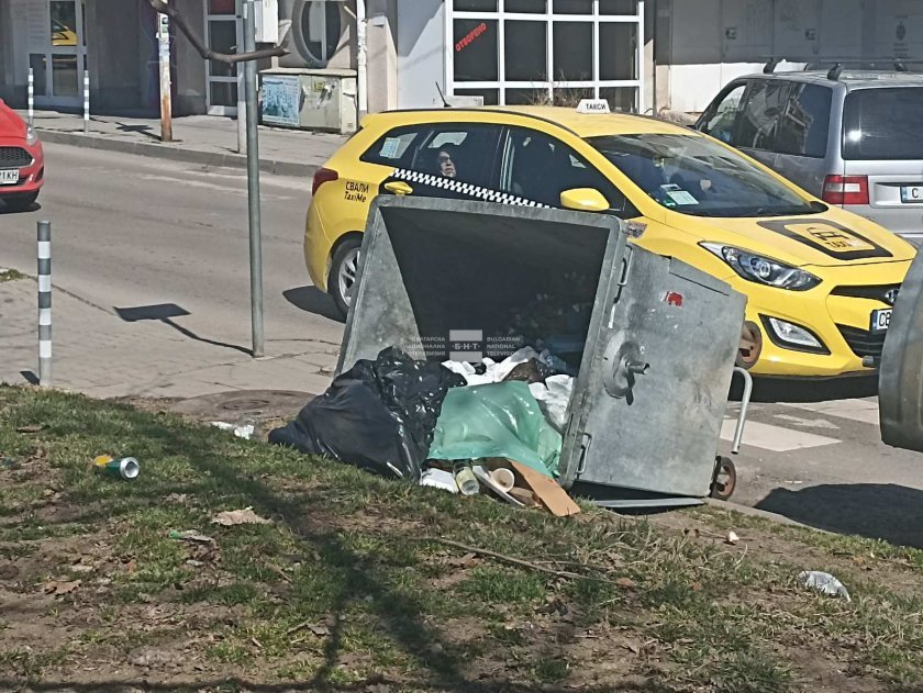 Криминалисти намериха раница в контейнер за отпадъци в района на