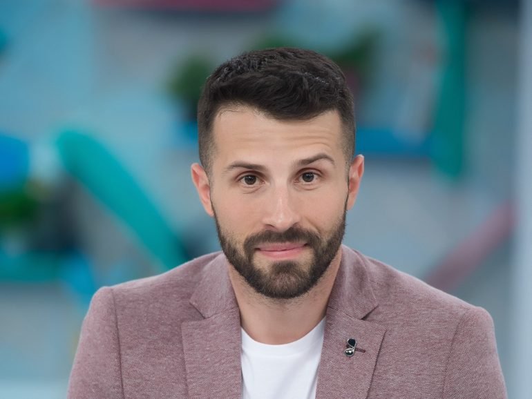 Георги Блажев има нова жена до себе си. Панелистът на