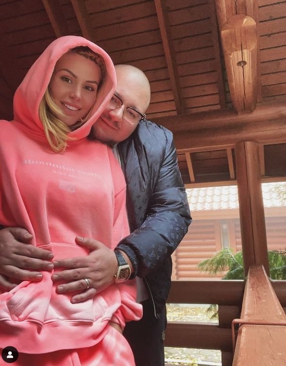 Светлана Гущерова поведе студена война със свекъра си Добромир Гущеров.