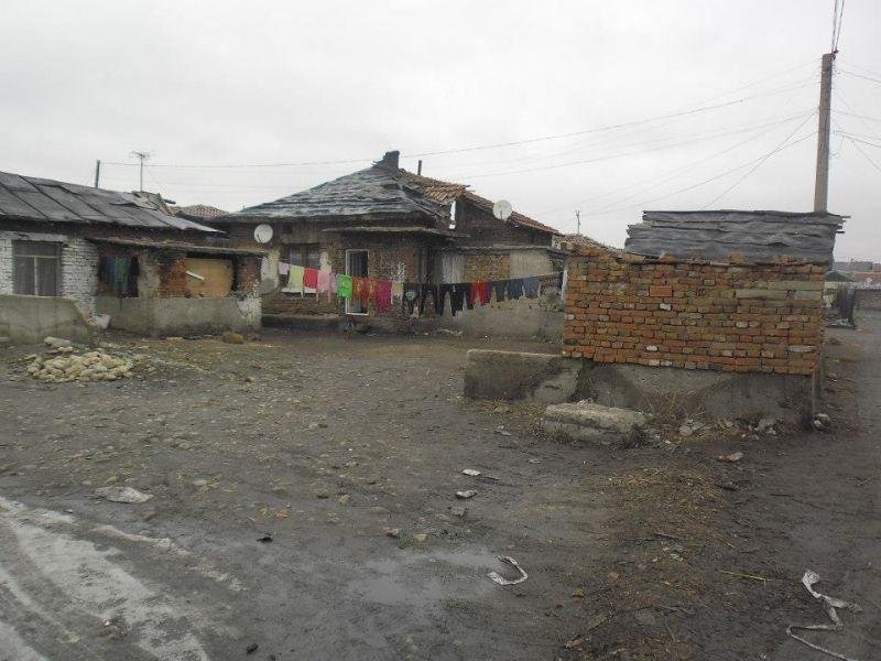 Наши роми изпратиха 4 палета помощ за Украйна