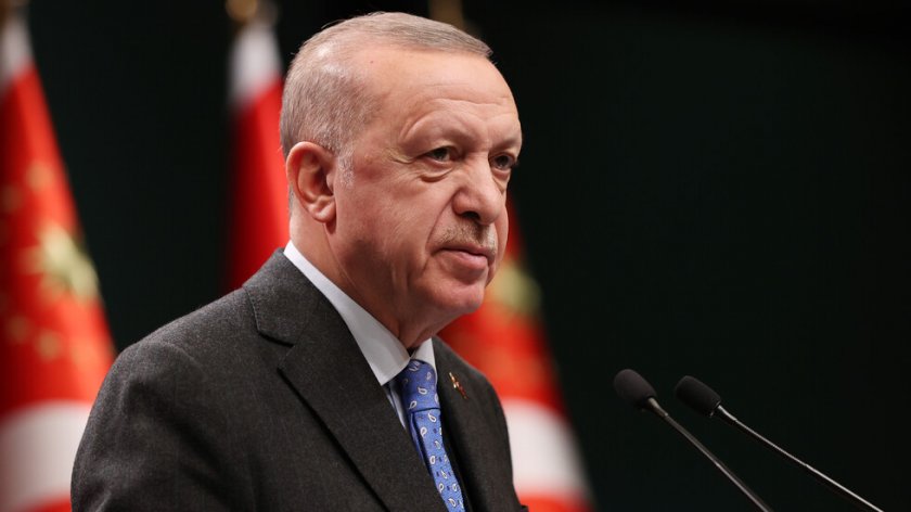 Турският президент Реджеп Тайип Ердоган каза, че ще проведе телефонен